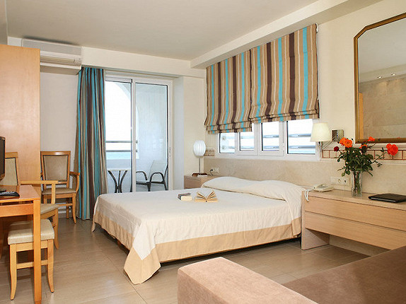 Glaros Beach Hotel (gezeigte Zimmerbilder sind Wohnbeispiele)