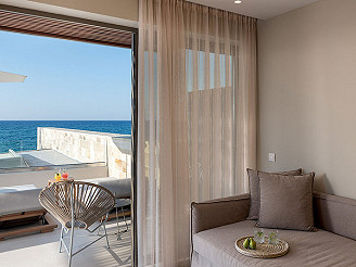 Ikones Seafront Luxury Suites (gezeigte Zimmerbilder sind Wohnbeispiele)