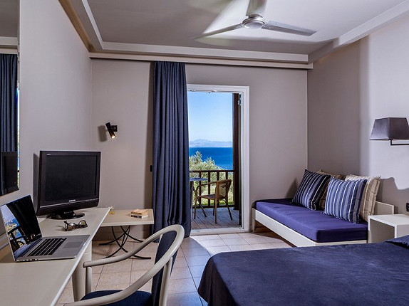 Aeolos Beach (gezeigte Zimmerbilder sind Wohnbeispiele)