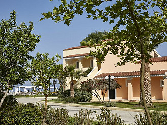 Hotel Mayor Capo di Corfu (gezeigte Zimmerbilder sind Wohnbeispiele)